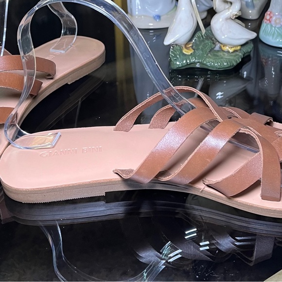 Gianni Bini Leather Thong Sandals - Picture 3 of 5